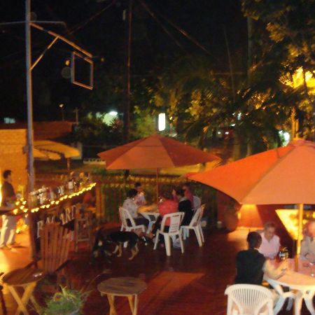 Residencial Uno Hostel Puerto Iguazú Buitenkant foto